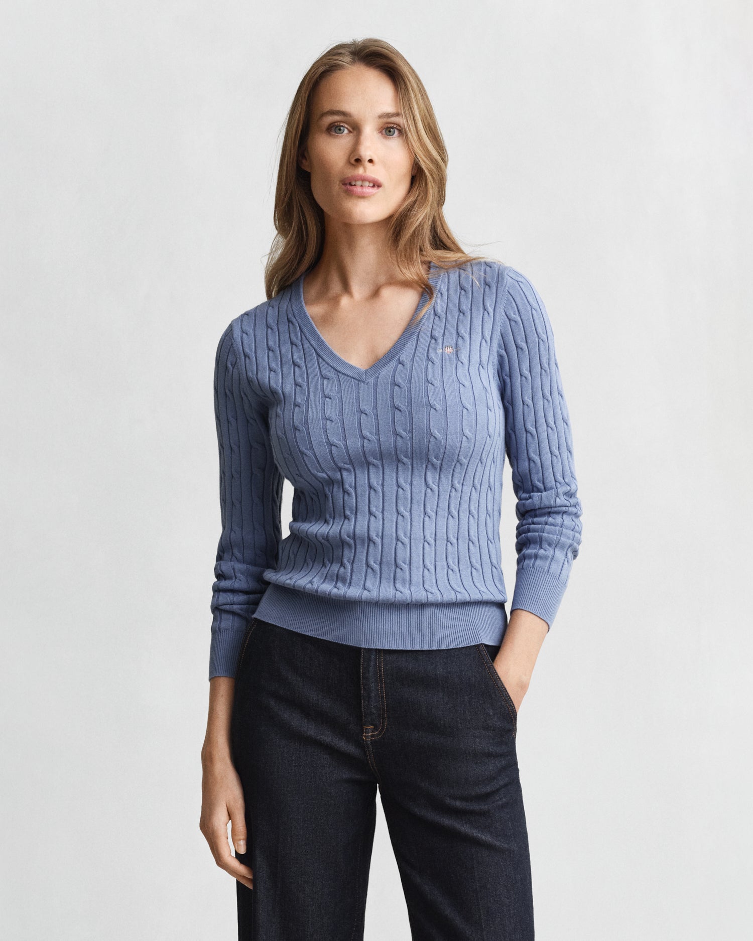 The Stretch Cotton Deep Blue V-Neck Cable
