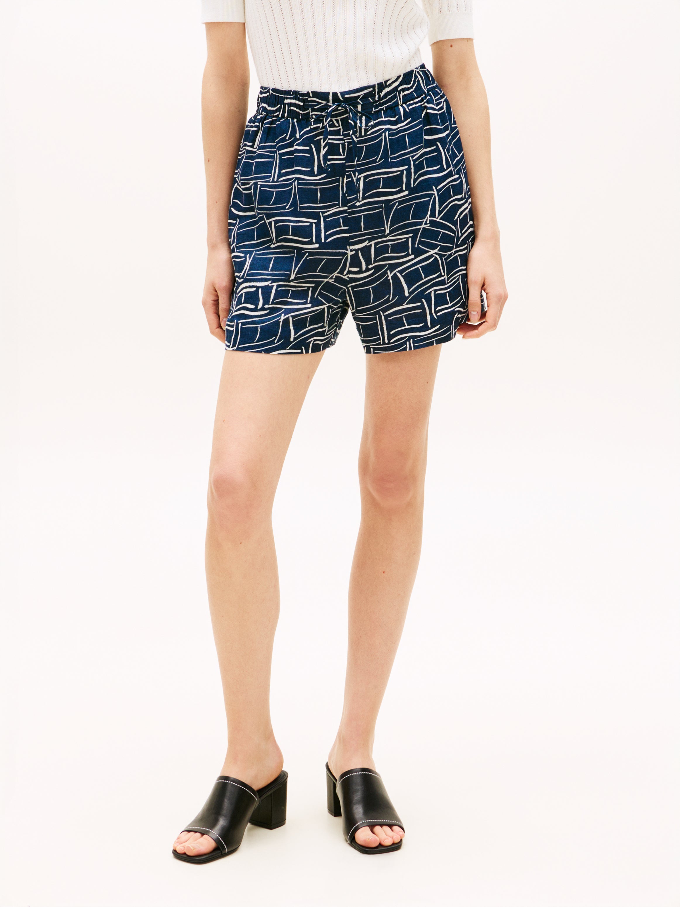 The Navy Linen Pattern Shorts