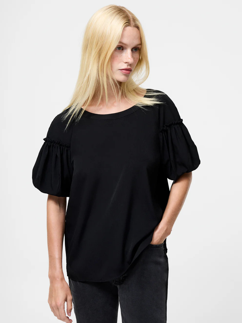 Crepe Light Puff Sleeve Black Top