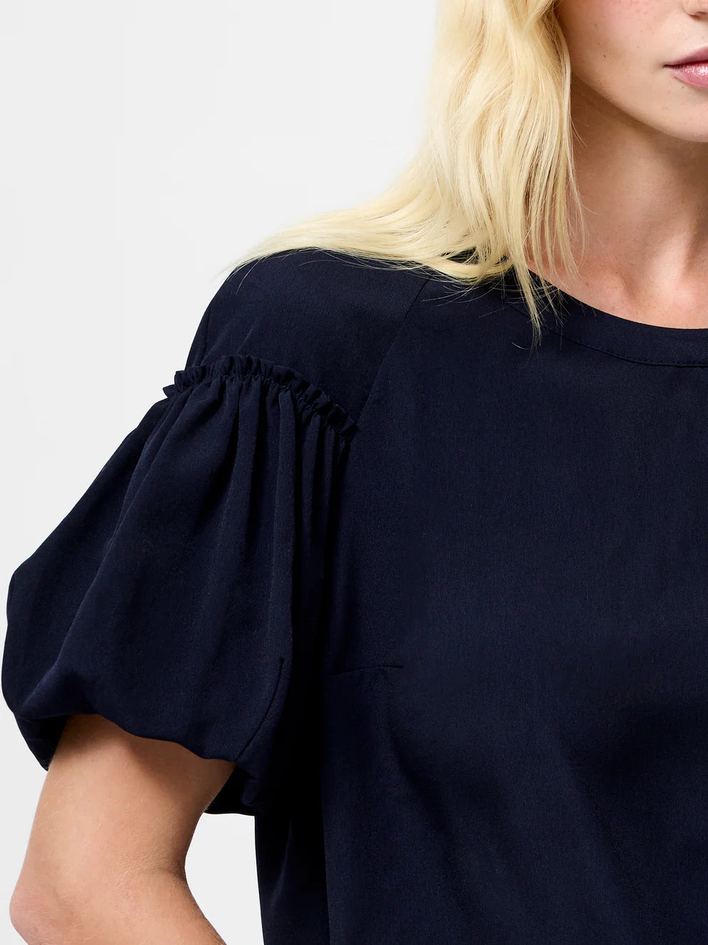 Crepe Light Puff Sleeve Navy Top
