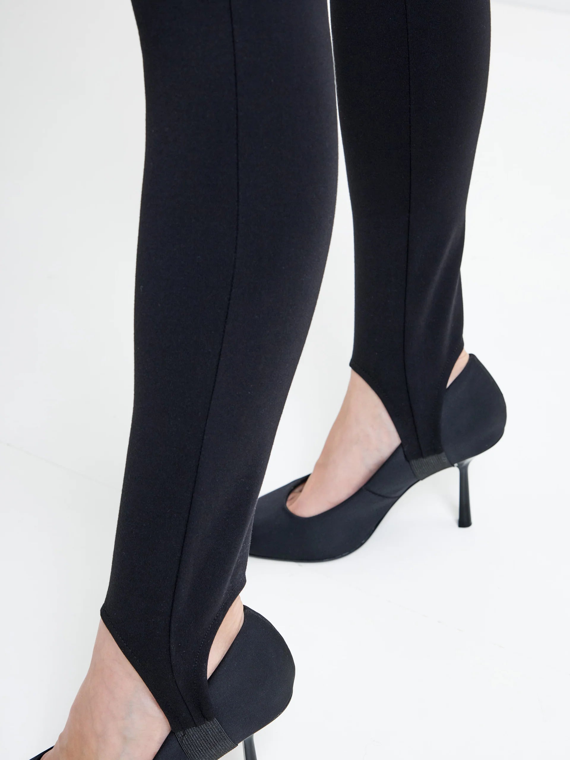 Avira Ponte Black Leggings