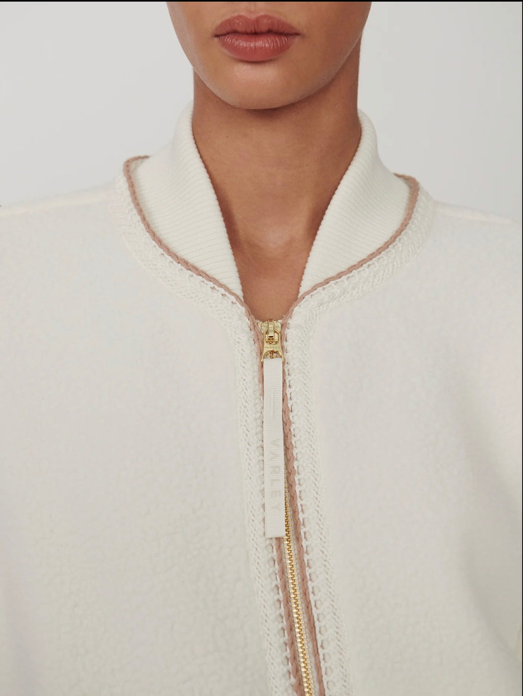Klaudia Egret Piping Fleece