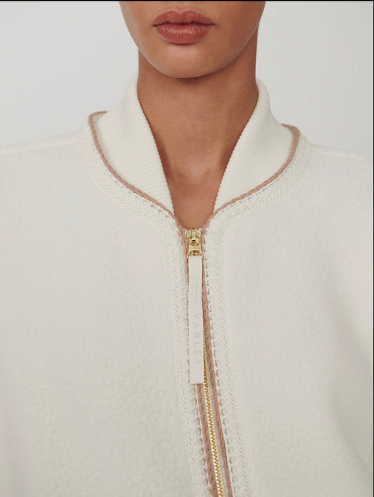 Klaudia Egret Piping Fleece