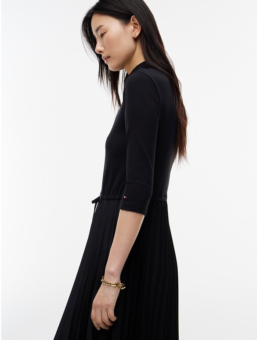 Ribbed Black Slim Pleated Dress