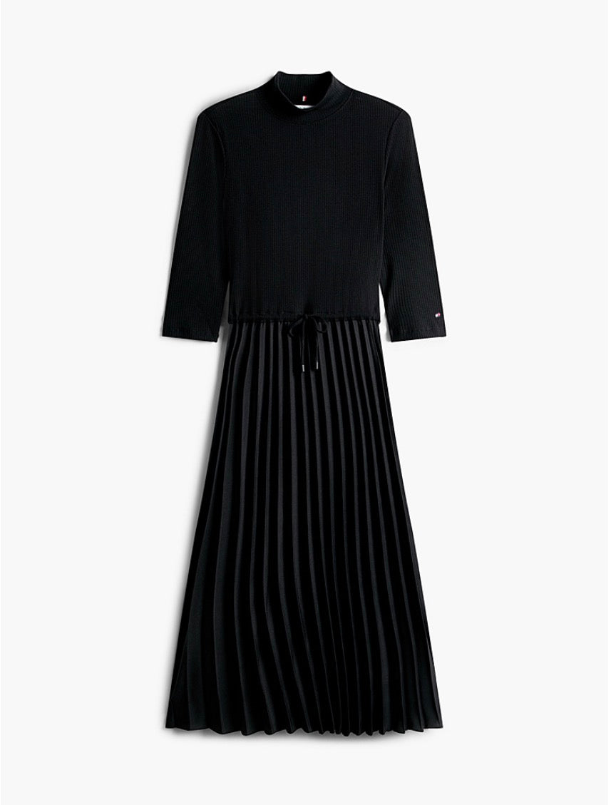 Ribbed Black Slim Pleated Dress