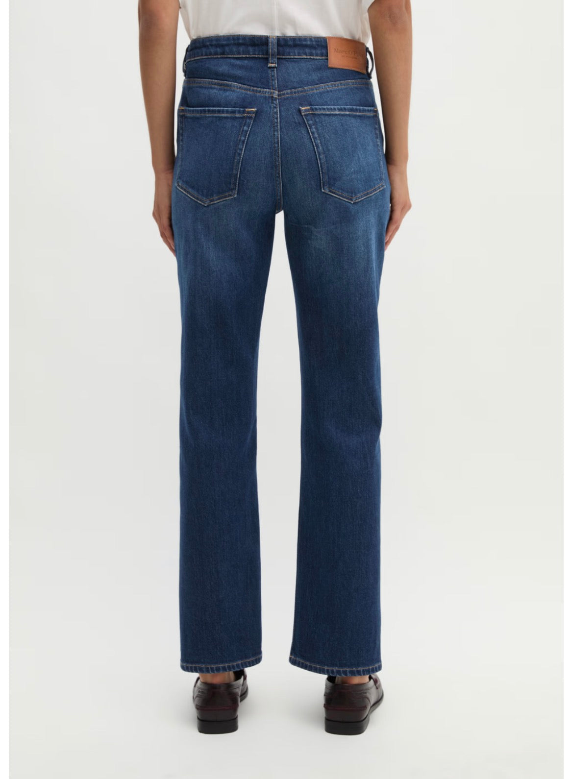 Model Linde Dark Blue Denim Jean