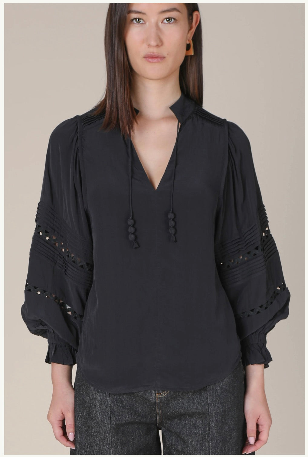 Smilla Black Fluid Blouse