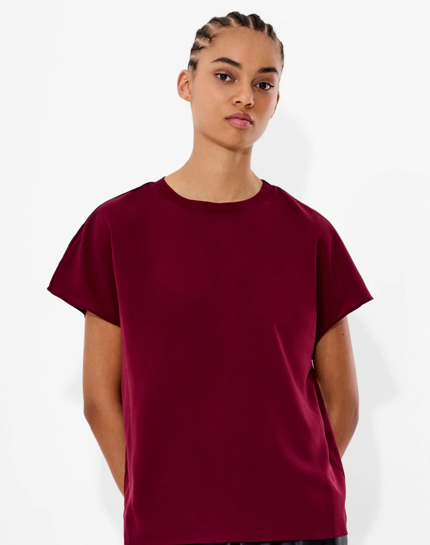 Crepe Light Crew Neck Burgundy Top