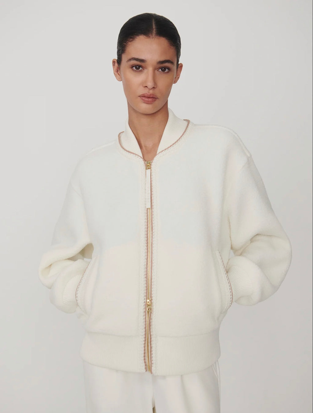 Klaudia Egret Piping Fleece