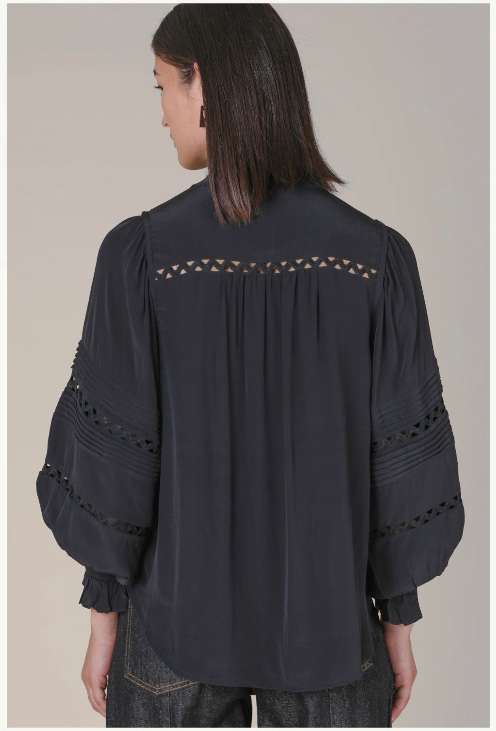 Smilla Black Fluid Blouse