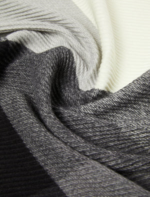 The Micro plissé-pleated Grey Scarf