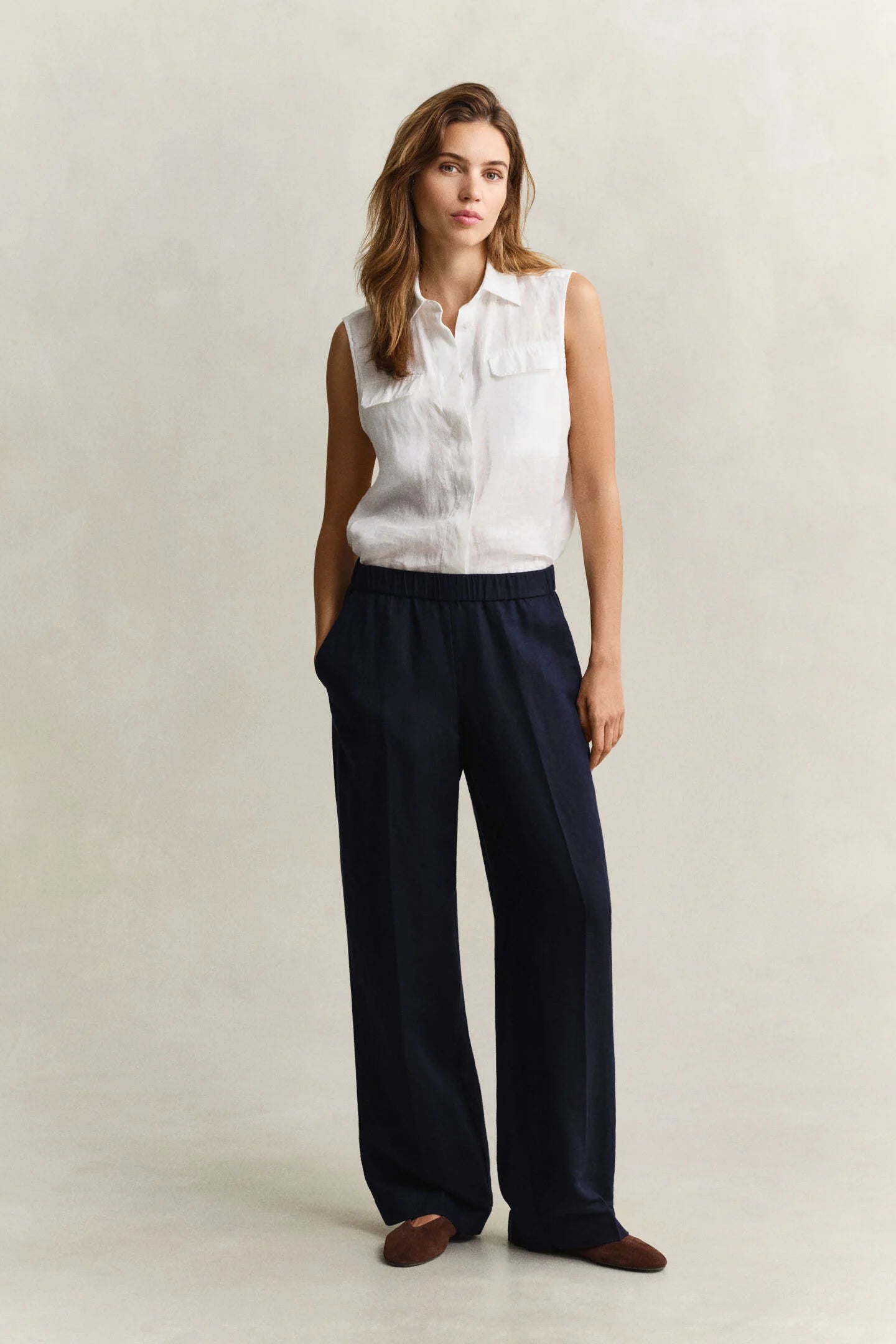 The Navy Linen Trousers