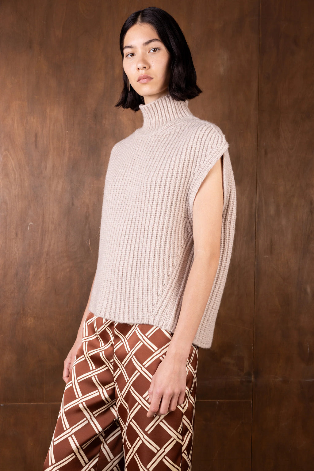 The Elize Oat Tabard