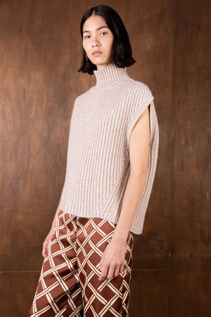 The Elize Oat Tabard