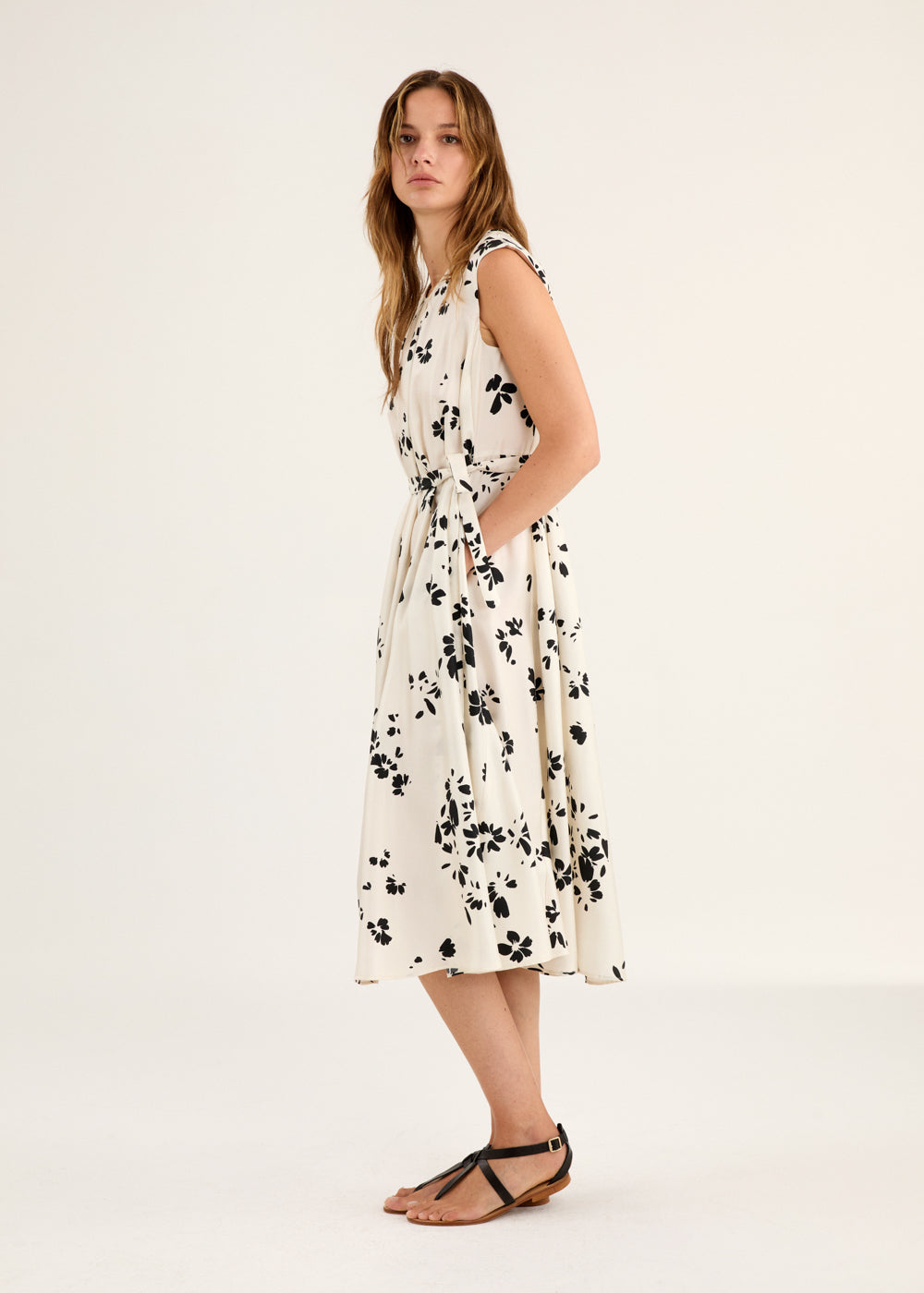 Round Neck Sleeveless Floral Dress