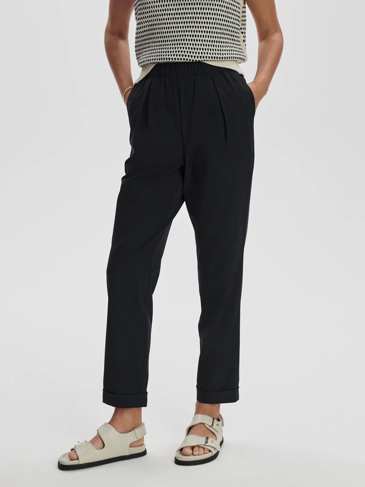 Alana Slim Tapered Cuff Pant 27"
