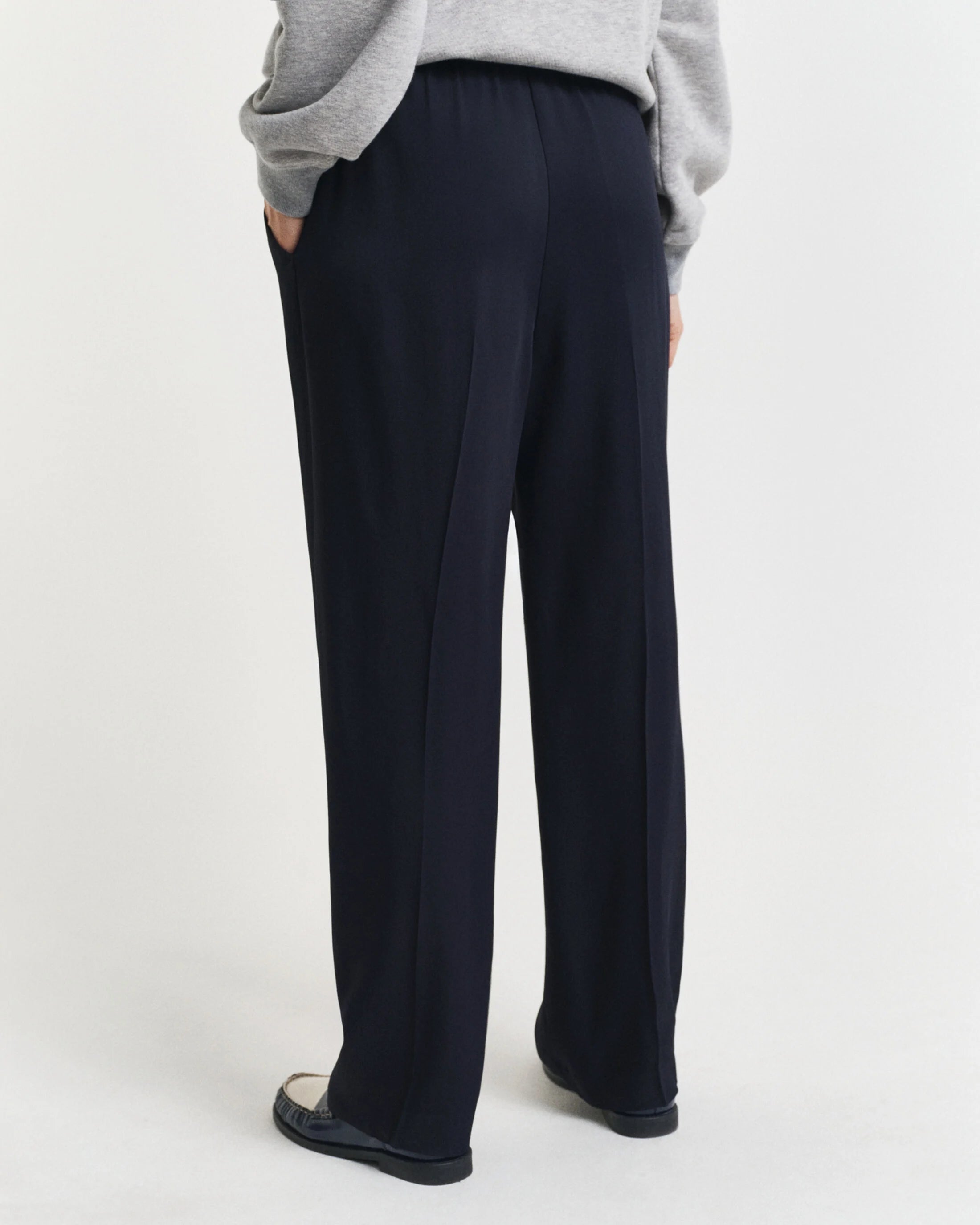 The Navy Fluid Pants