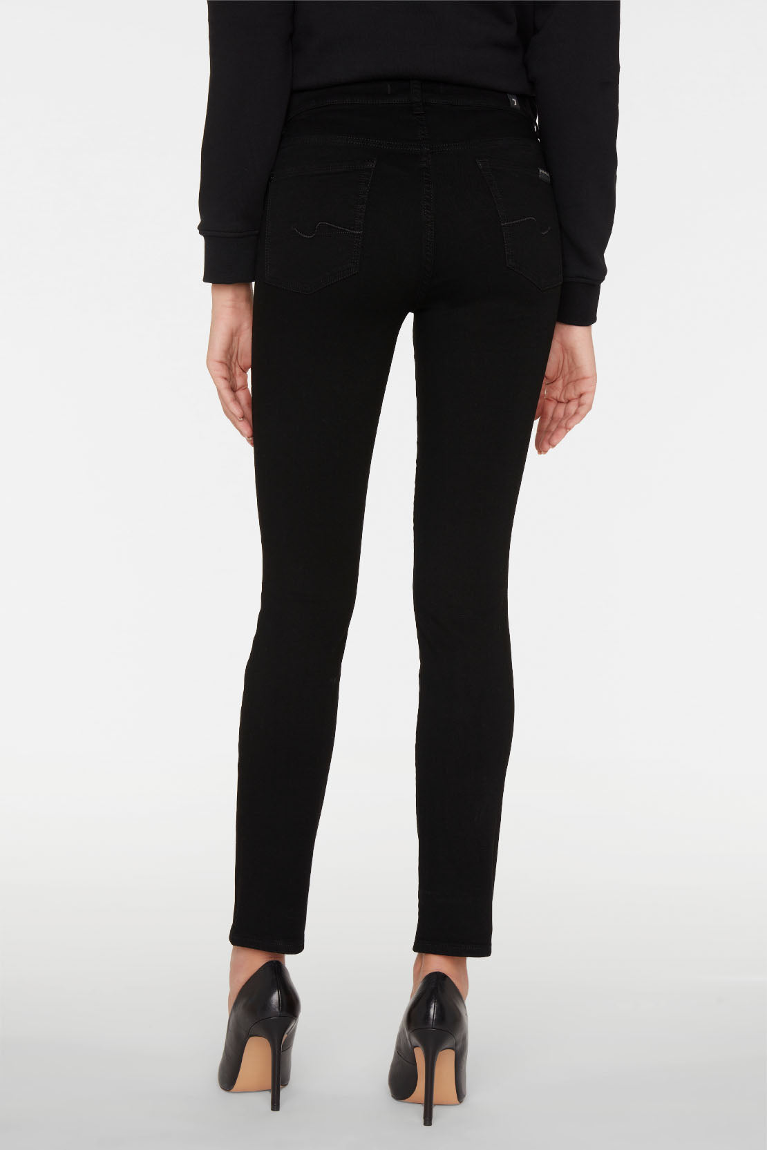 The ROXANNE Slim Rinsed Black Jeans